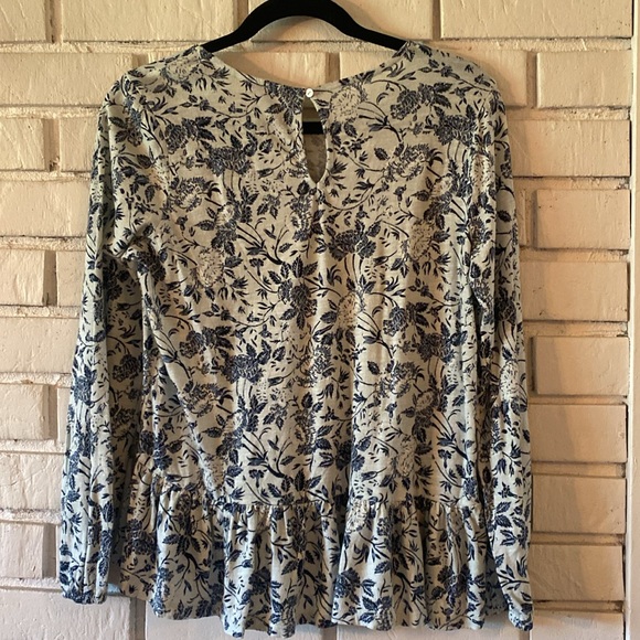 Lucky Brand Ruffle Hem Floral Long Sleeve Top - Picture 5 of 6